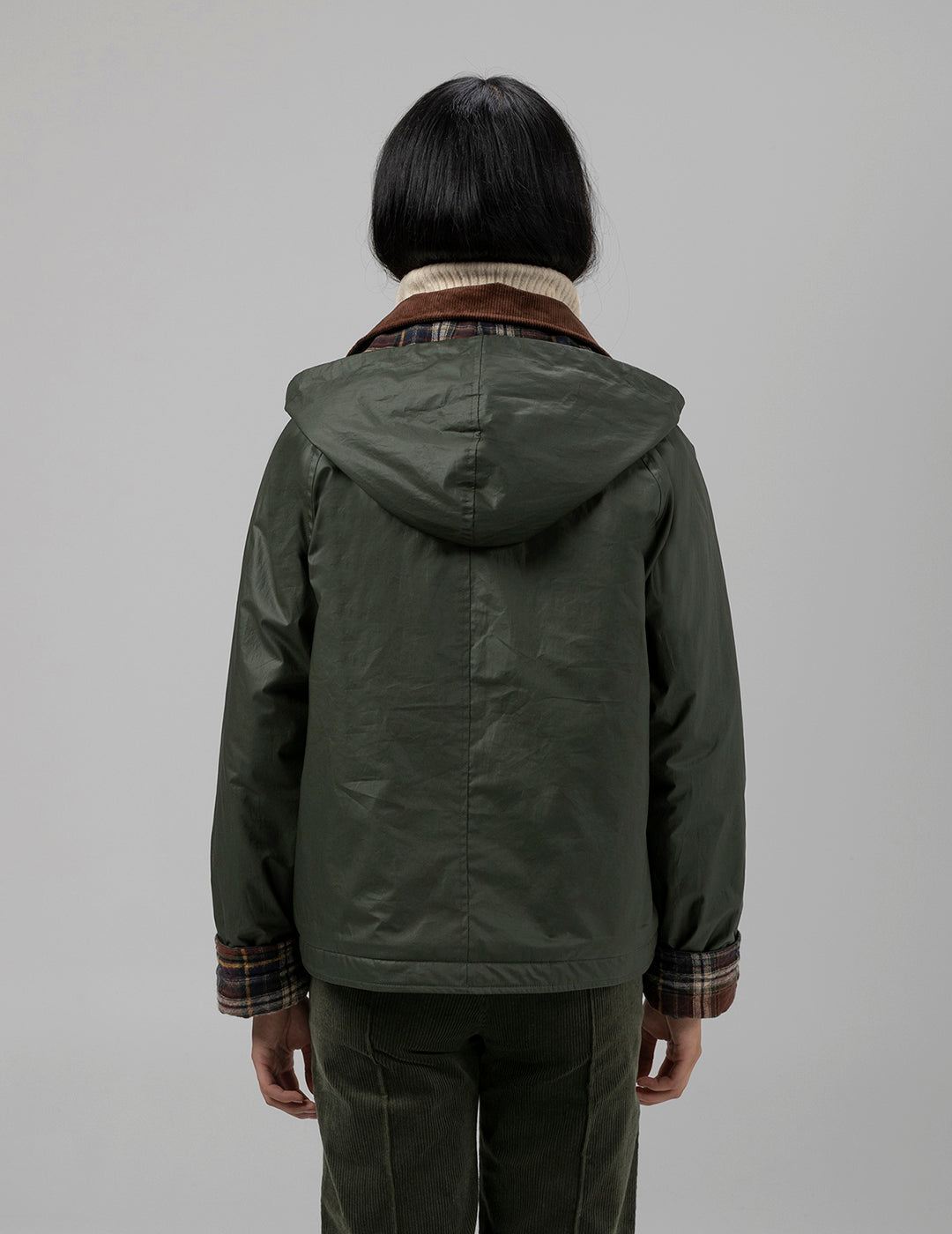 CHAQUETA TEEN EFECTO ENCERADO VERDE MILITAR