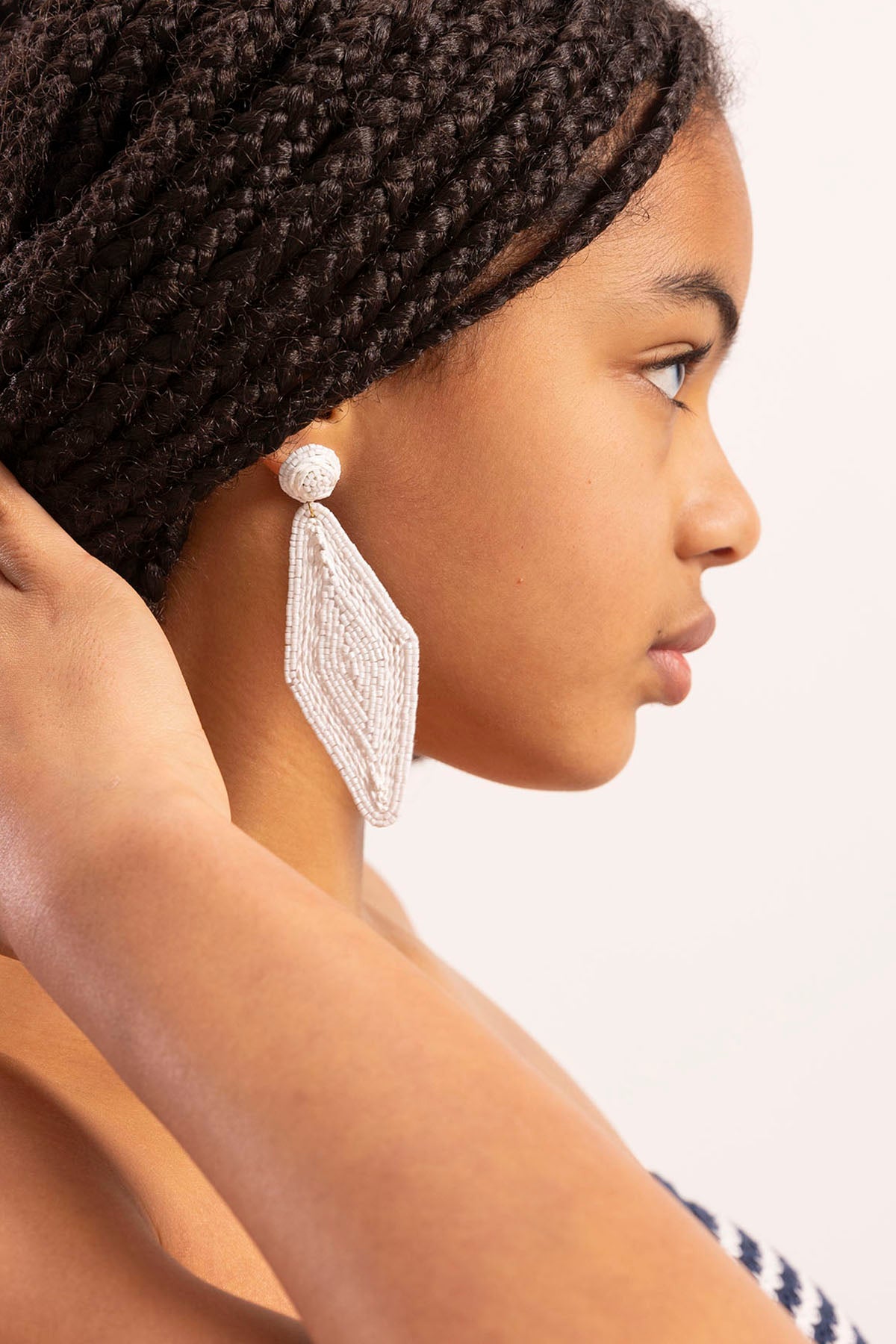 PURE WHITE RHOMBUS TEEN EARRINGS