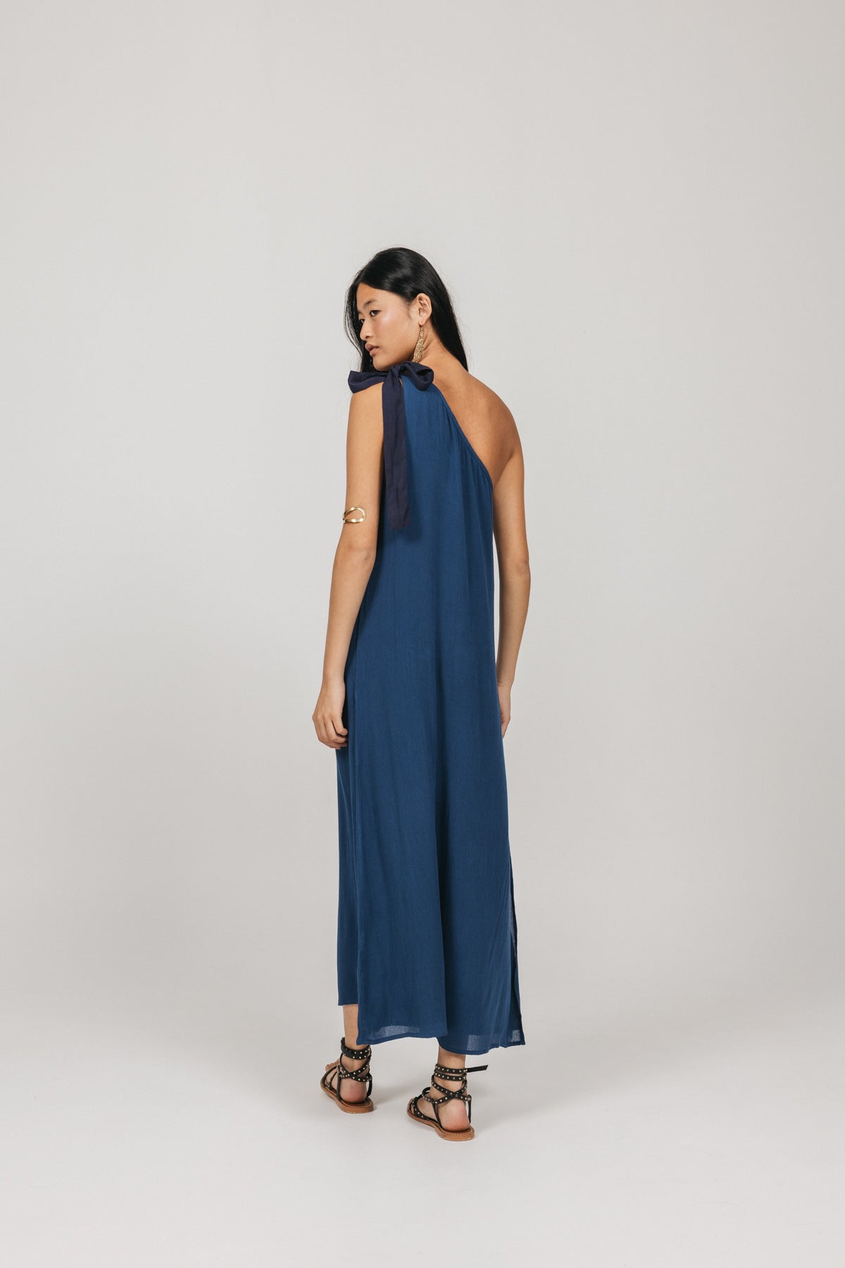 ASYMMETRIC TEEN DRESS WITH ROYAL BLUE BOW