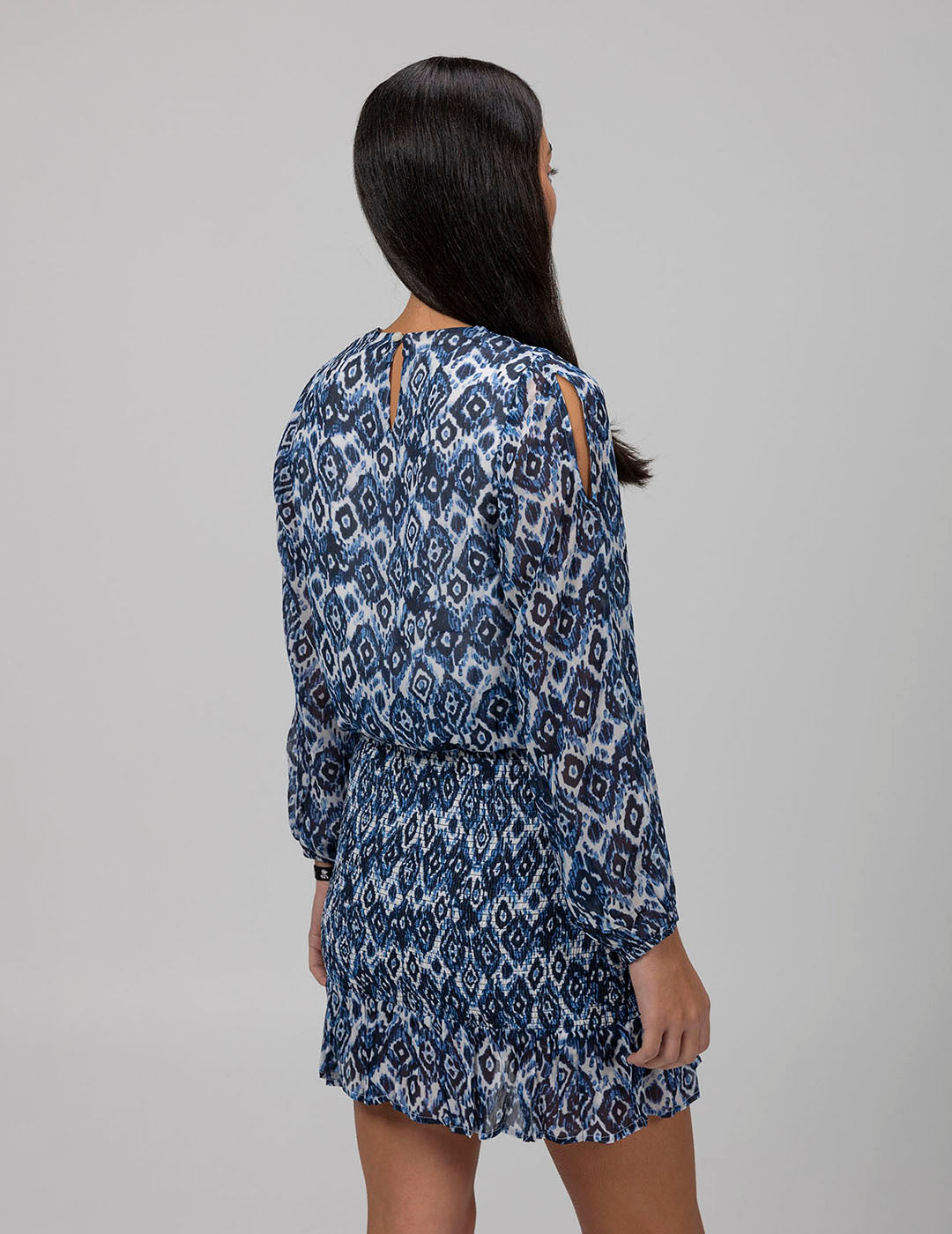 BLUSA TEEN CUT OUT ESTAMPADO ROMBOS AZUL MARINO