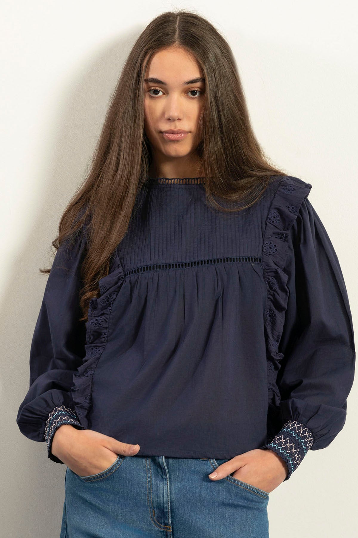 TEEN BLOUSE WITH PLEATS AND RUFFLES IN NAVY BLUE