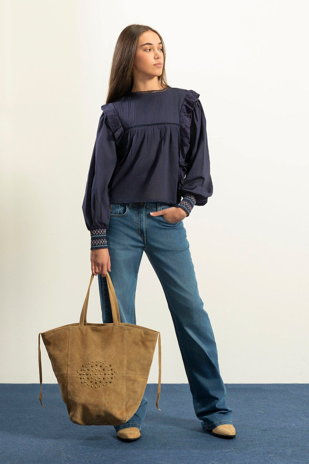 TEEN BLOUSE WITH PLEATS AND RUFFLES IN NAVY BLUE