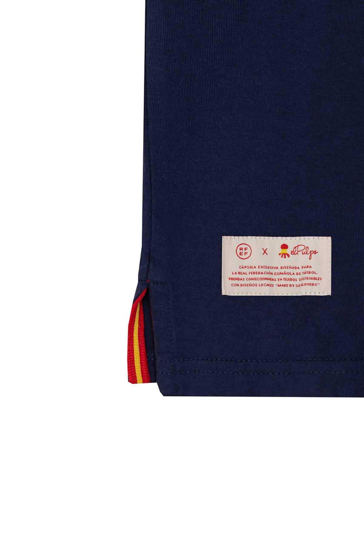 POLO NIÑO ESTAMPADO ELPULPO Y NARANJITO CONTRASTES AZUL MARINO