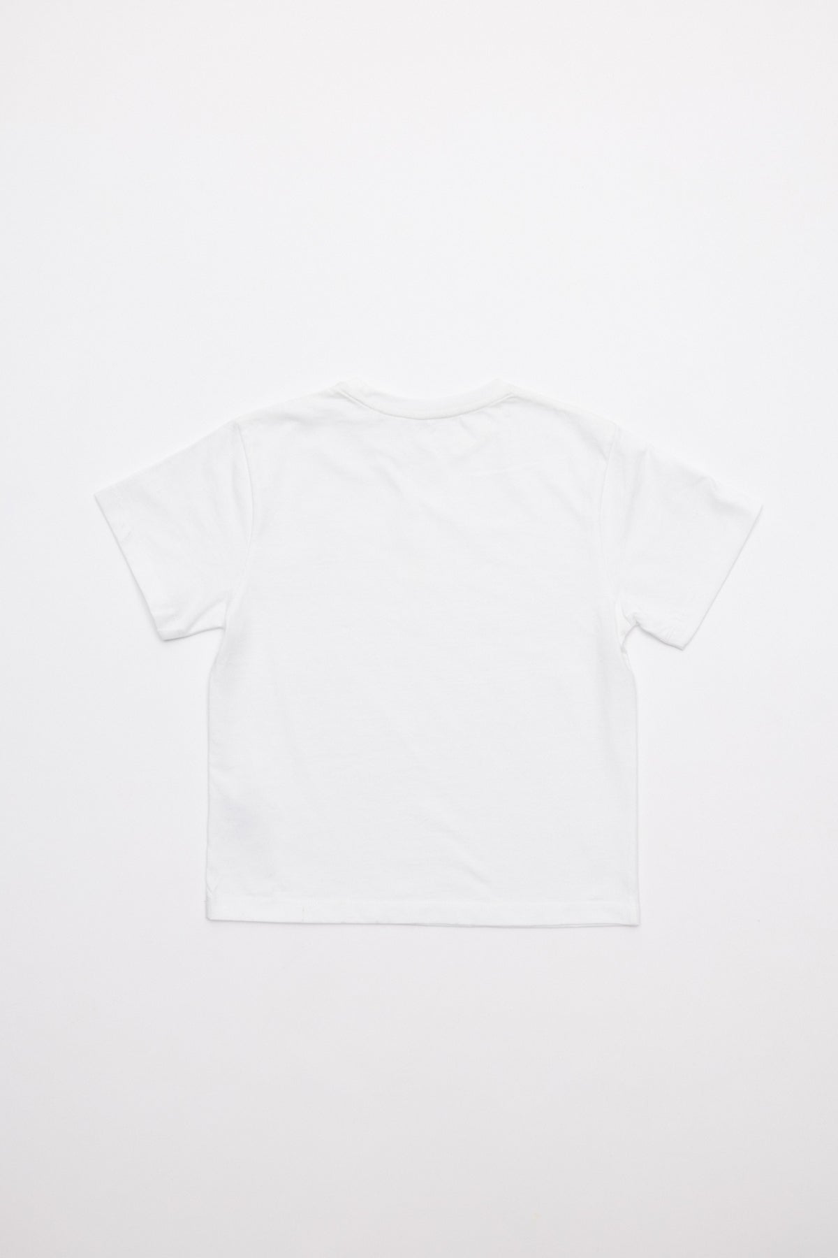 CAMISETA NIÑO BORDADO LOGO CONTRASTE BLANCO PURO