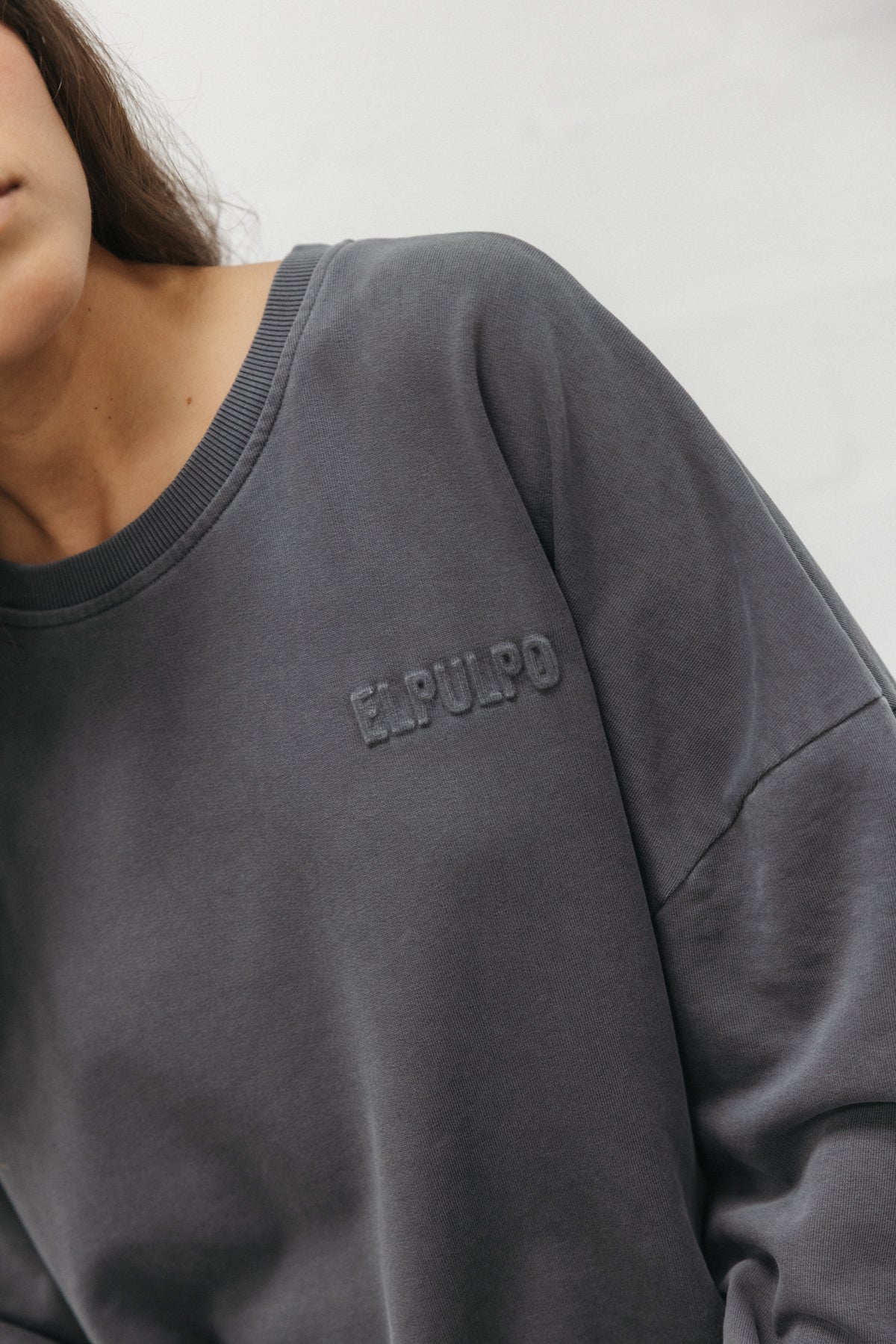 SUDADERA UNISEX ELPULPO ESSENTIALS ANTRACITA