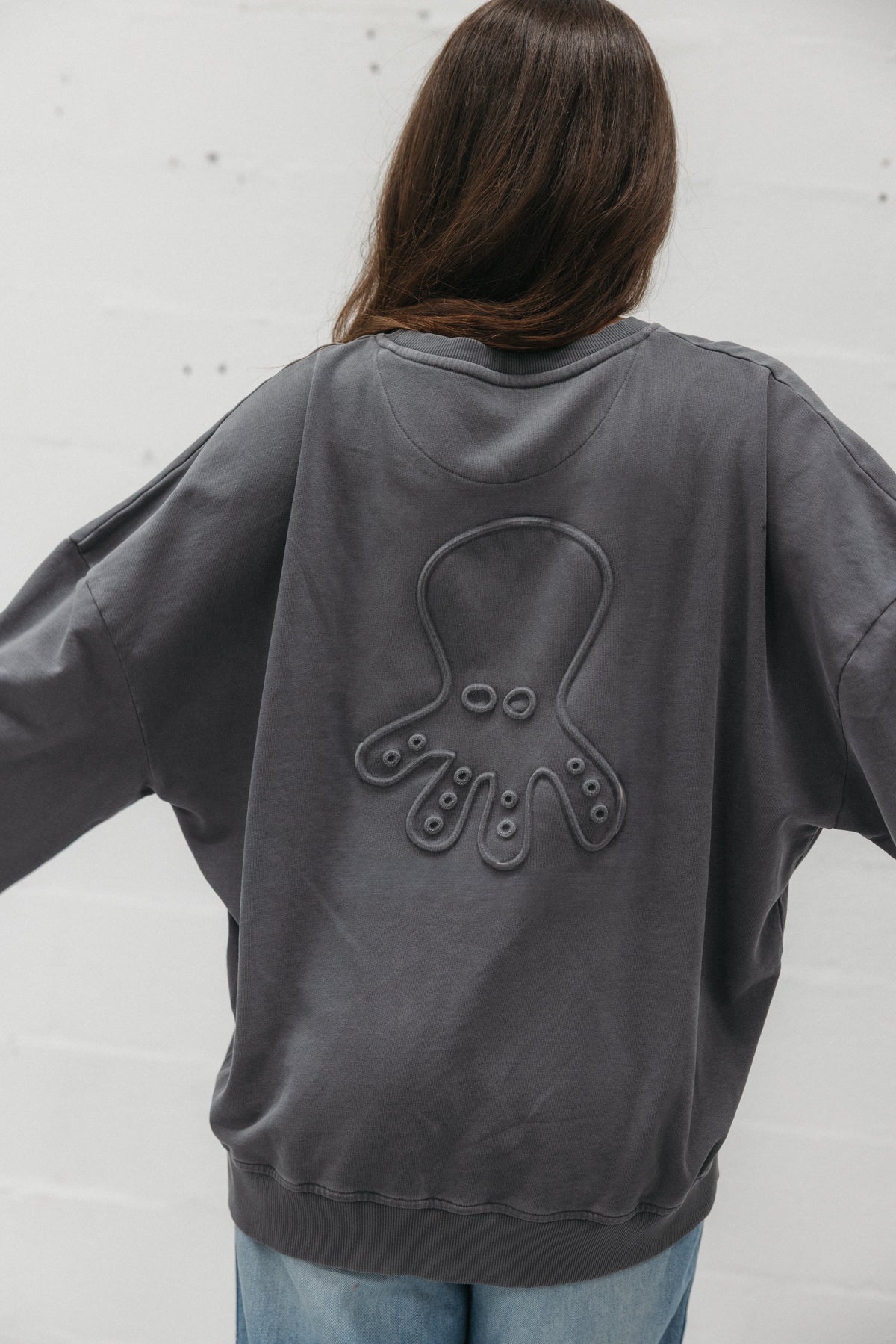SUDADERA UNISEX ELPULPO ESSENTIALS ANTRACITA
