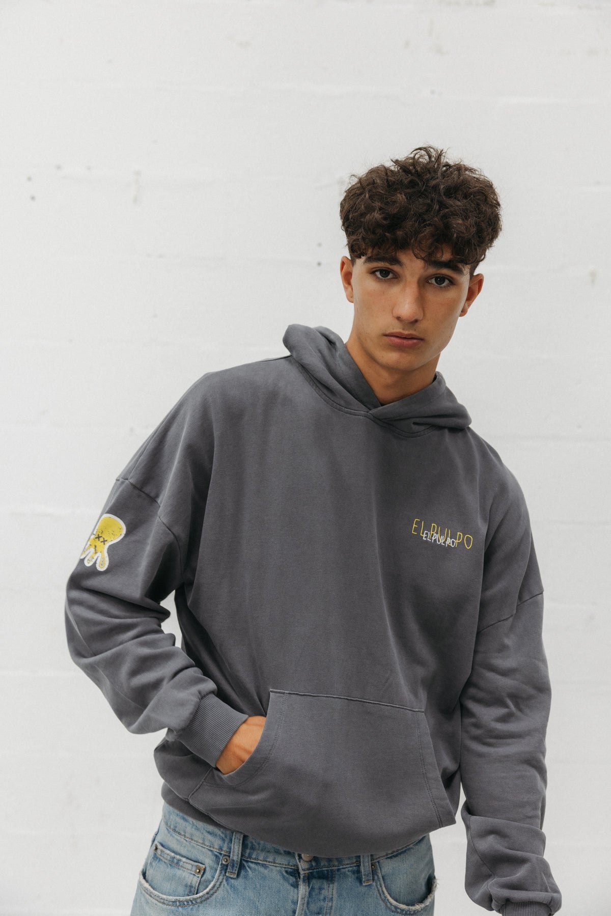 SUDADERA CAPUCHA UNISEX TRIPLE LOGO ESTAMPADO ANTRACITA