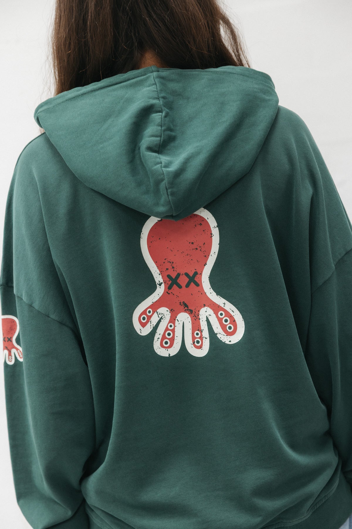 SUDADERA CAPUCHA UNISEX TRIPLE LOGO ESTAMPADO VERDE BOTELLA