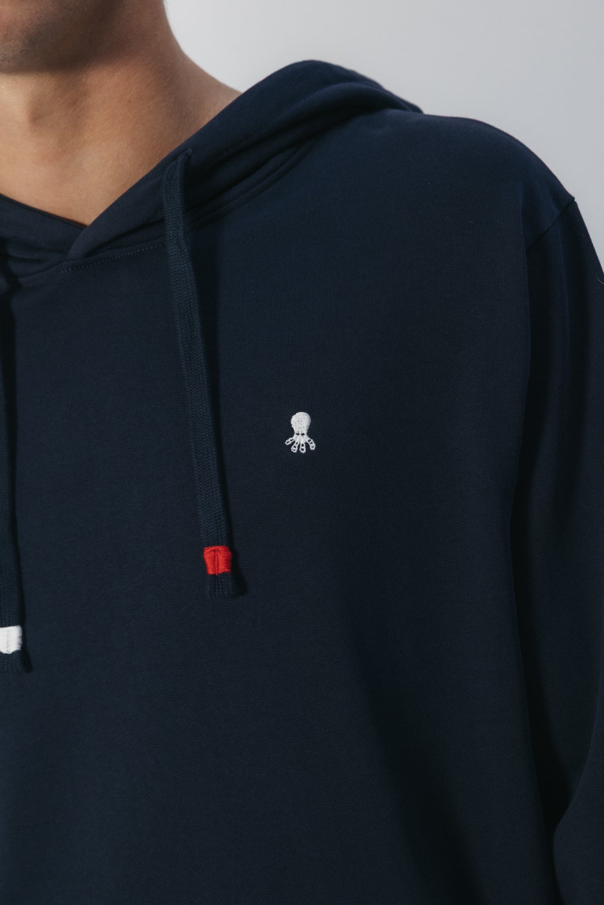 SUDADERA CAPUCHA BORDADO HERITAGE AZUL MARINO