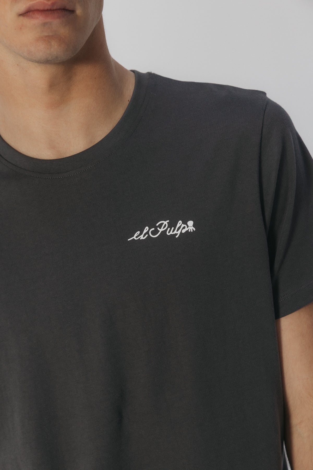 CAMISETA MADE BY SNOWLOVERS ANTRACITA