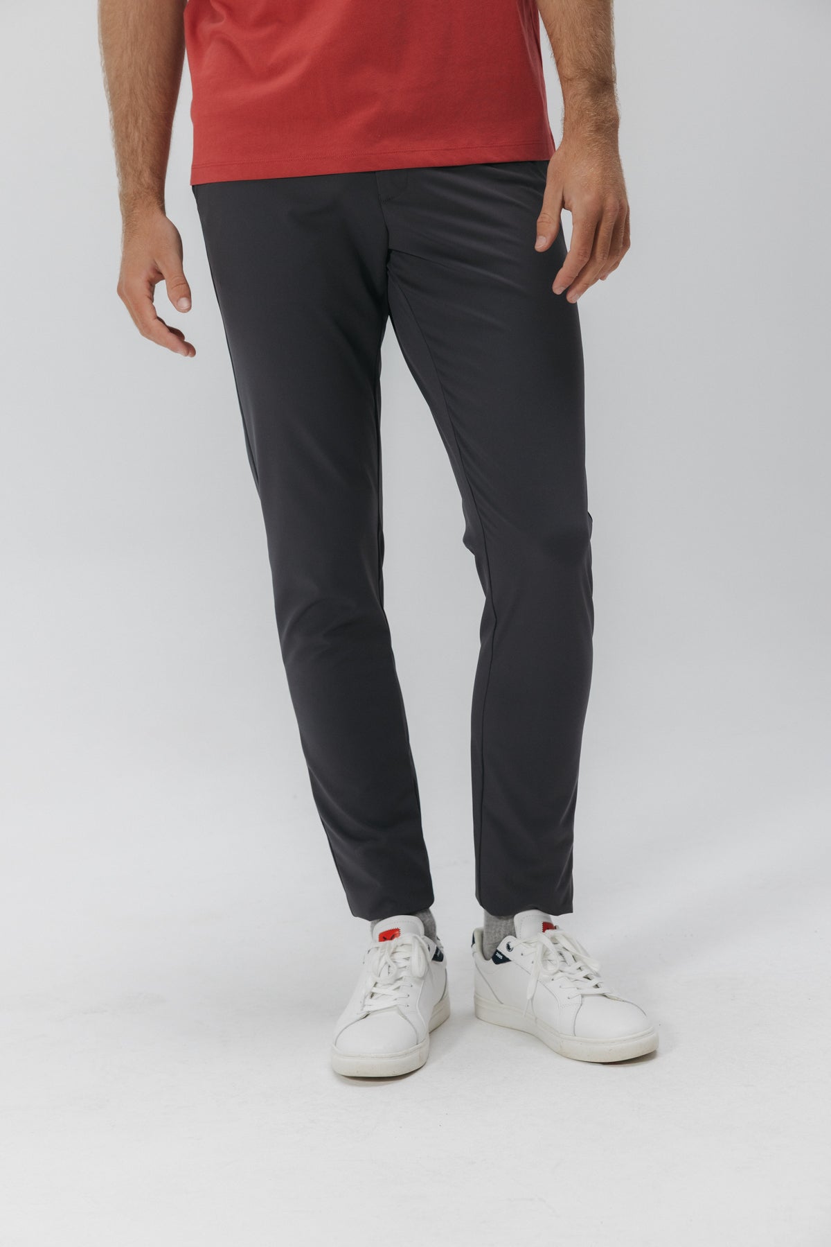 PANTALÓN TÉCNICO ULTRALIGERO GRIS OSCURO