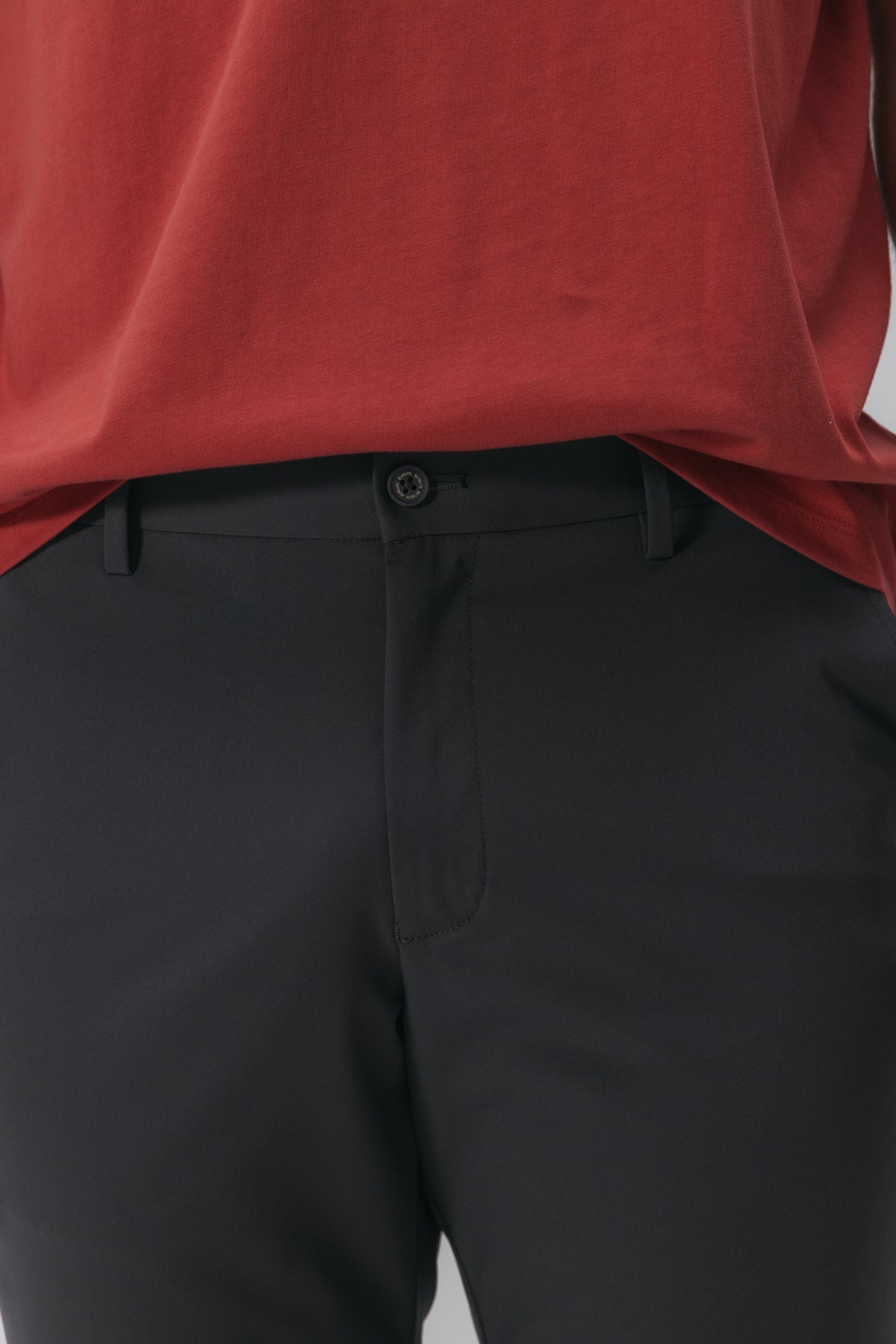 PANTALÓN TÉCNICO ULTRALIGERO GRIS OSCURO