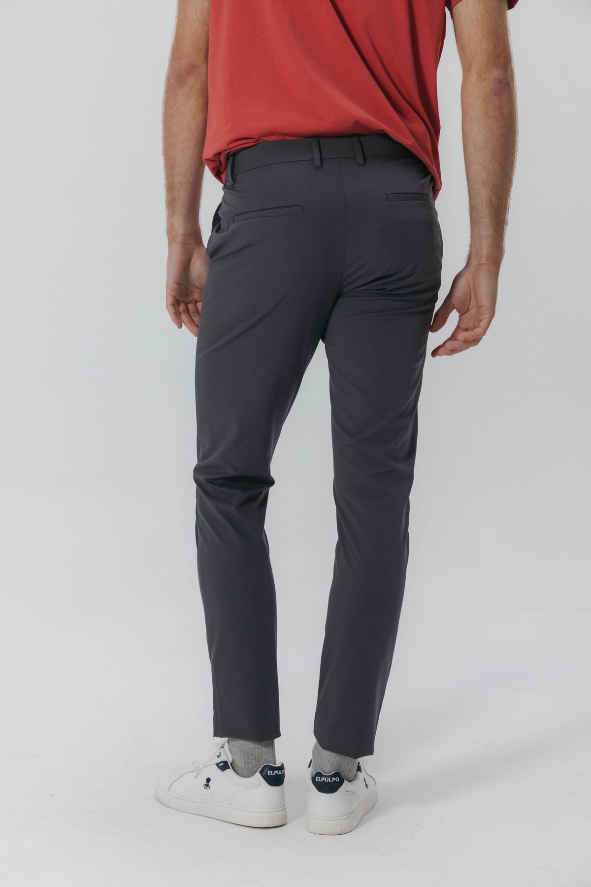 PANTALÓN TÉCNICO ULTRALIGERO GRIS OSCURO