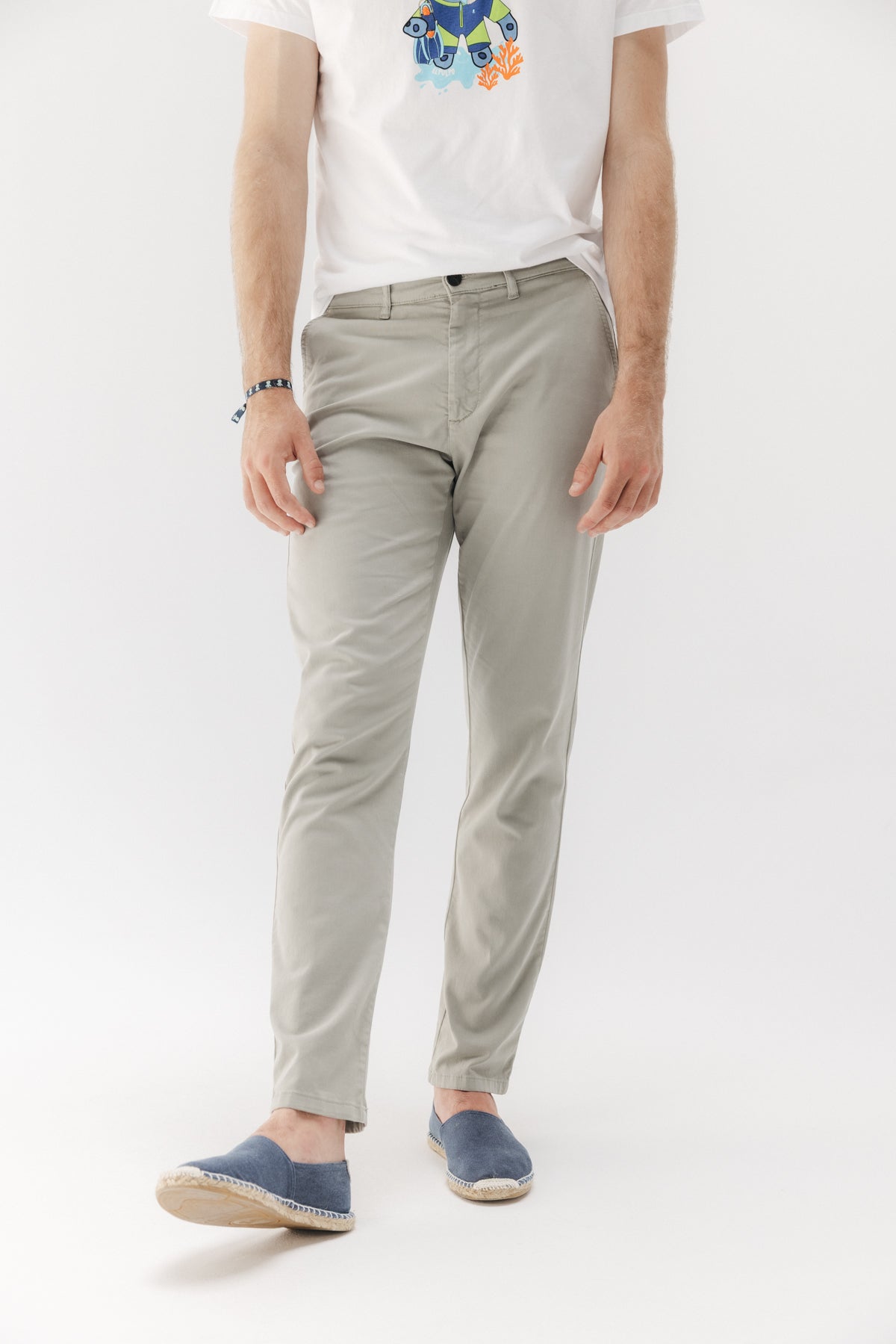 PANTALÓN CHINO PEACH GRIS MEDIO
