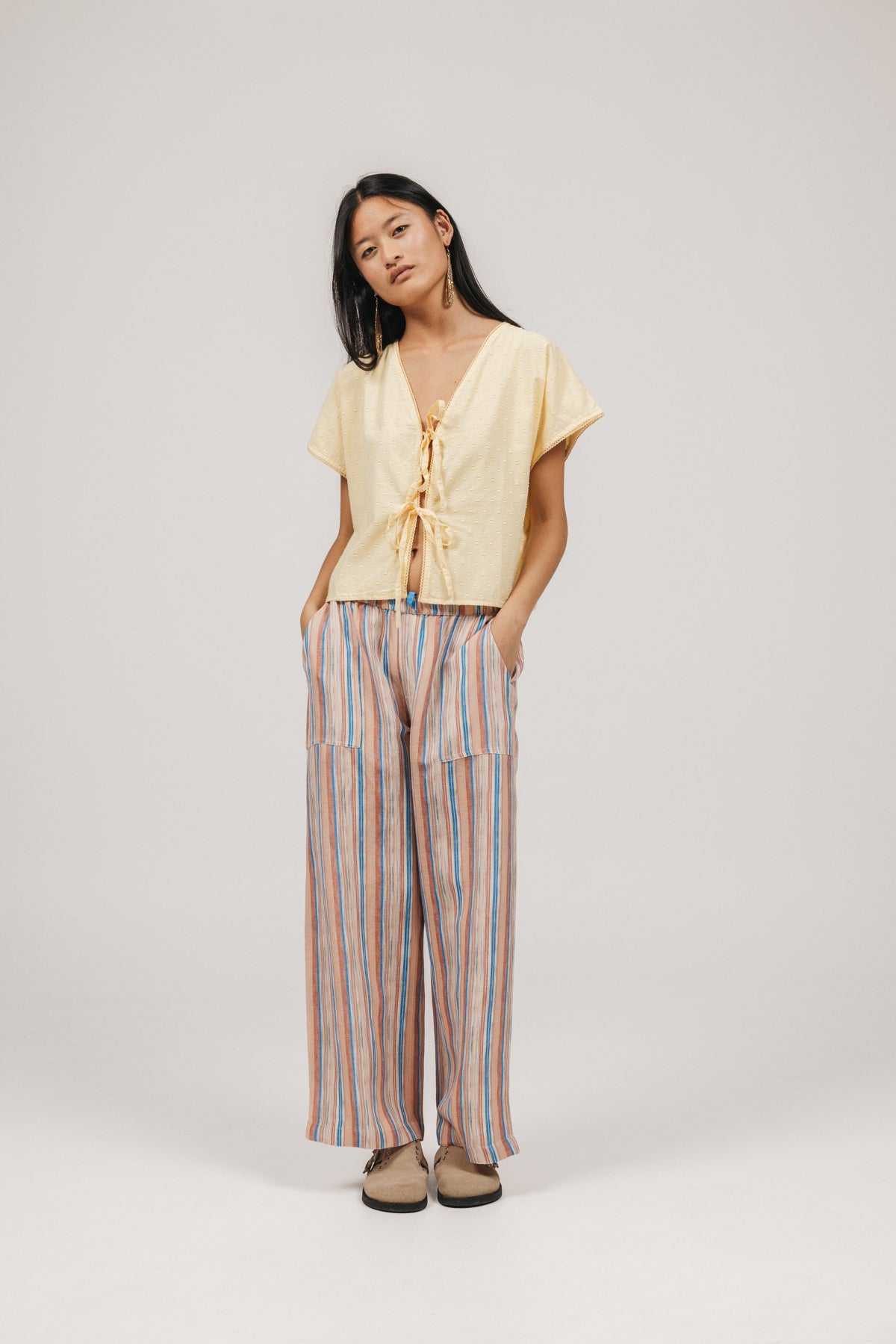 TEEN BLOUSE WITH LIGHT YELLOW PLUMETI BOW