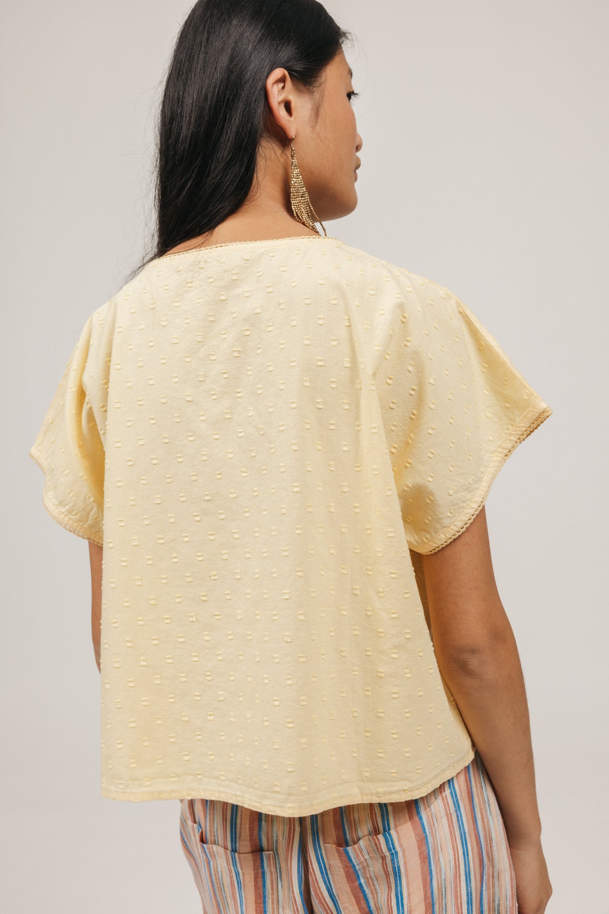 TEEN BLOUSE WITH LIGHT YELLOW PLUMETI BOW
