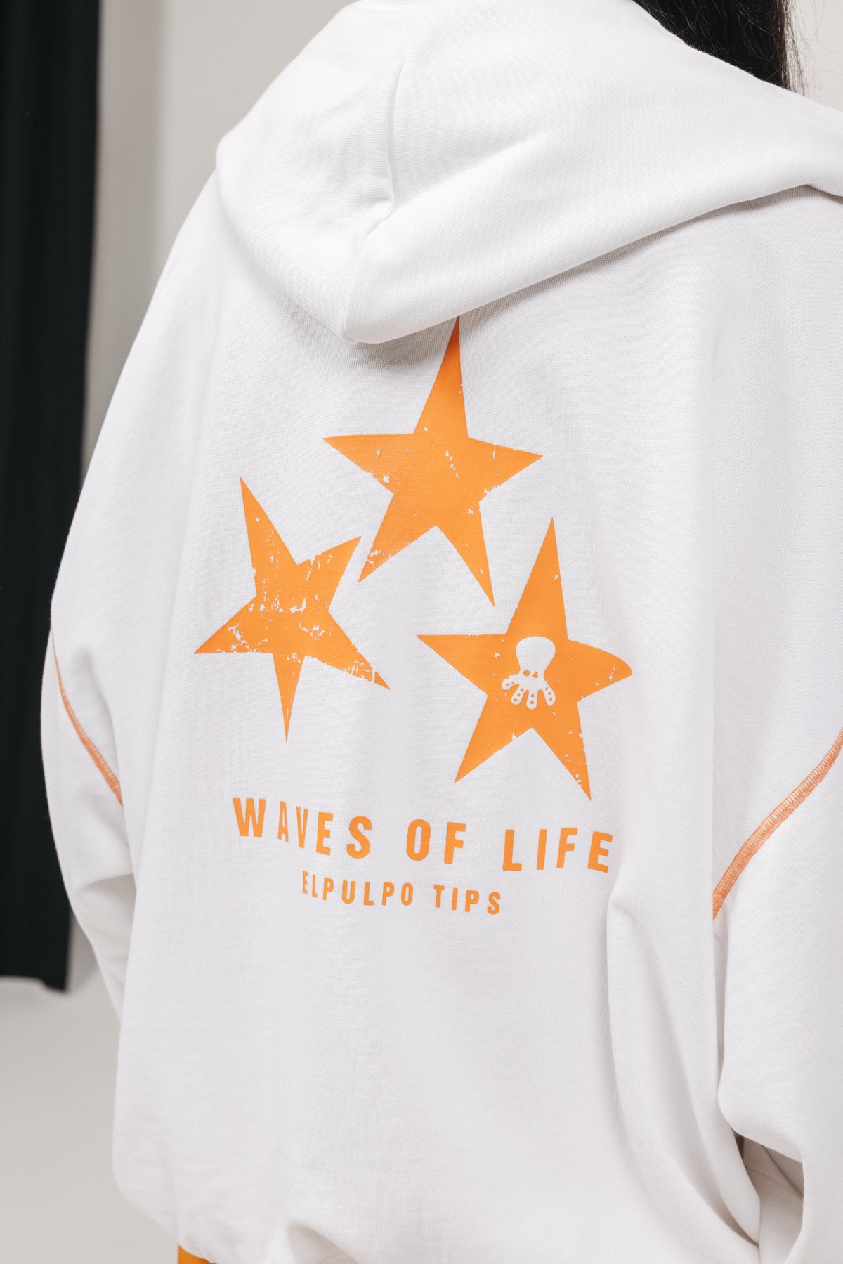 SUDADERA TEEN CAPUCHA WAVES OF LIFE BLANCO PURO