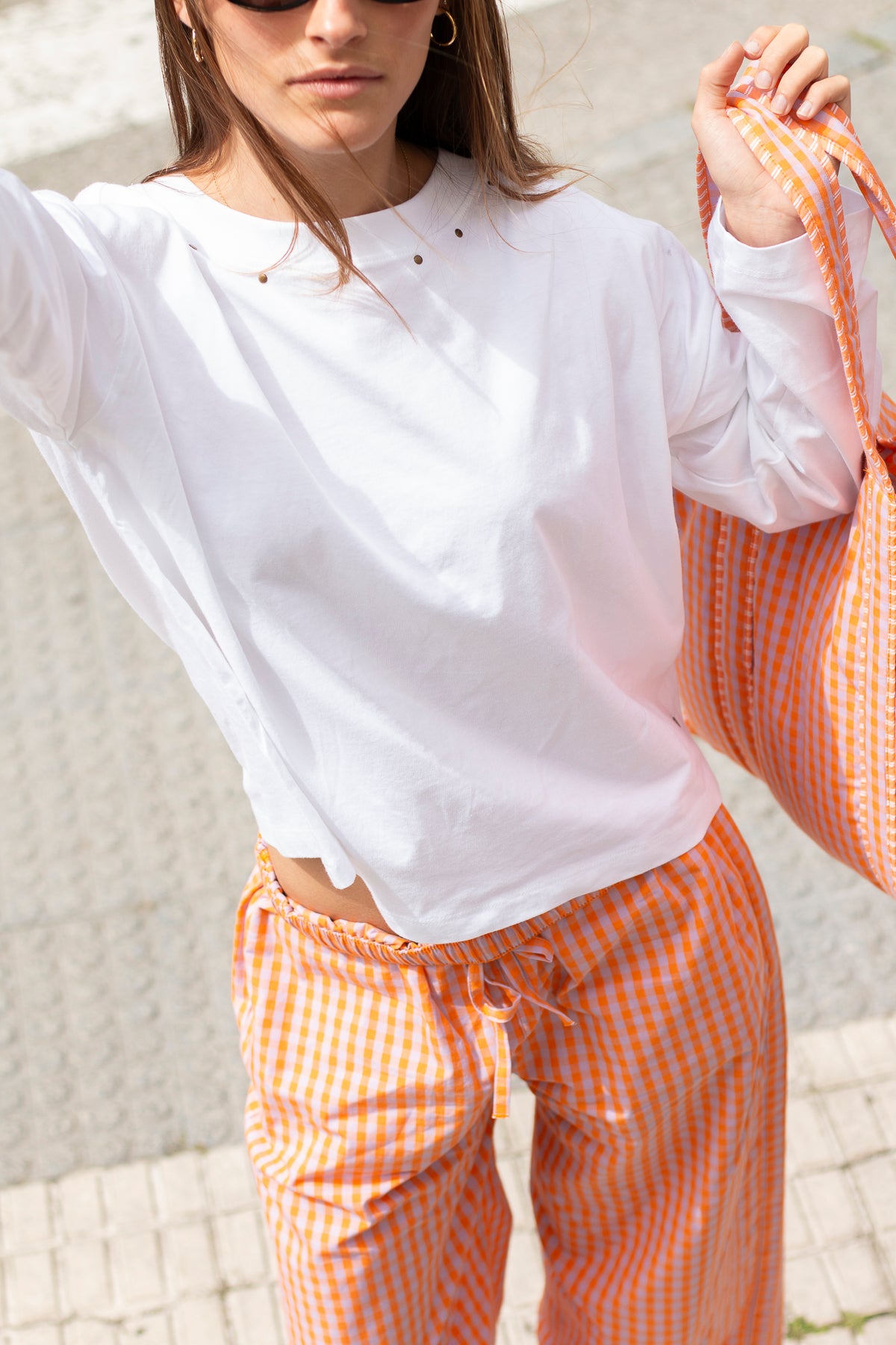 CAMISETA TEEN MANGA LARGA TACHAS BLANCO PURO
